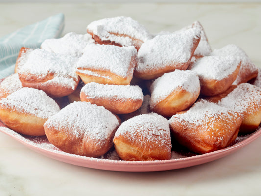 MORNING BEIGNET - The aroma of freshly baked lemon butter donuts dusted with cinnamon and nutmeg wafts through the French bakery as you pass. Inside the store, you're greeted with the delightful aroma of freshly made biscuits, creamy vanilla, and silky bourbon and malt, much to your delight. 