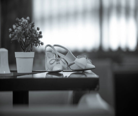 SWEET SANTAL - Inspired by Kayali The Wedding Silk Santal - Effervescent champagne and smooth white freesia kick off the party, followed by sweet pink praline and juicy nectarine at the heart. And the grand finale? Sugared musk and creamy sandalwood for a picture-perfect fragrance. Cheers to love!  Available in Perfume Oil, Body Spray, Body Oil & Lotion